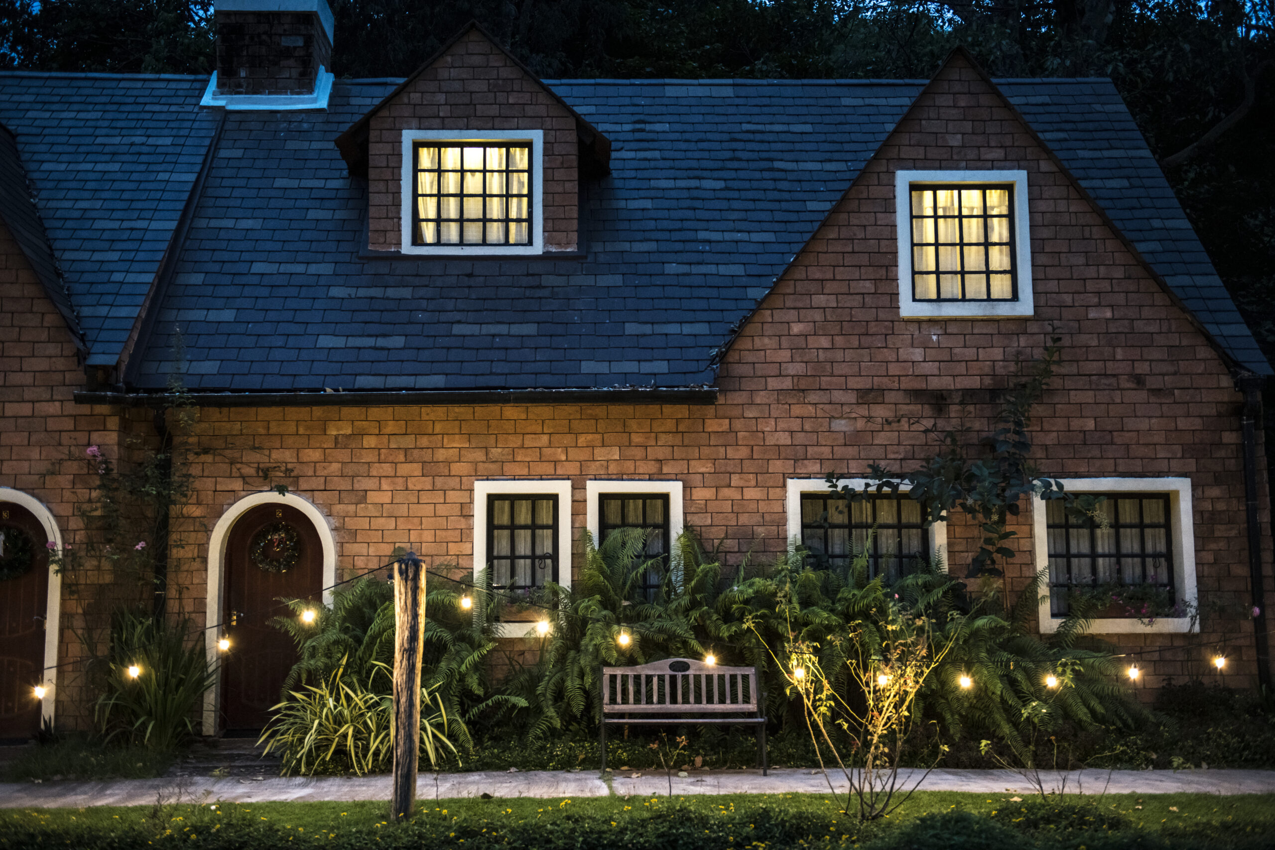 High-quality slate roofing by reliable Laredo roofing contractors

